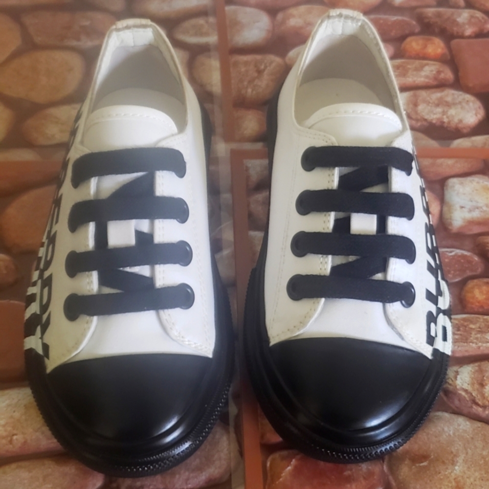 🎬🔥BURBERRY LARKHALL LOW TOP LACE UP SNEAKERS🔥❗️❗️❗️🔜🖤✔️🕶🎱